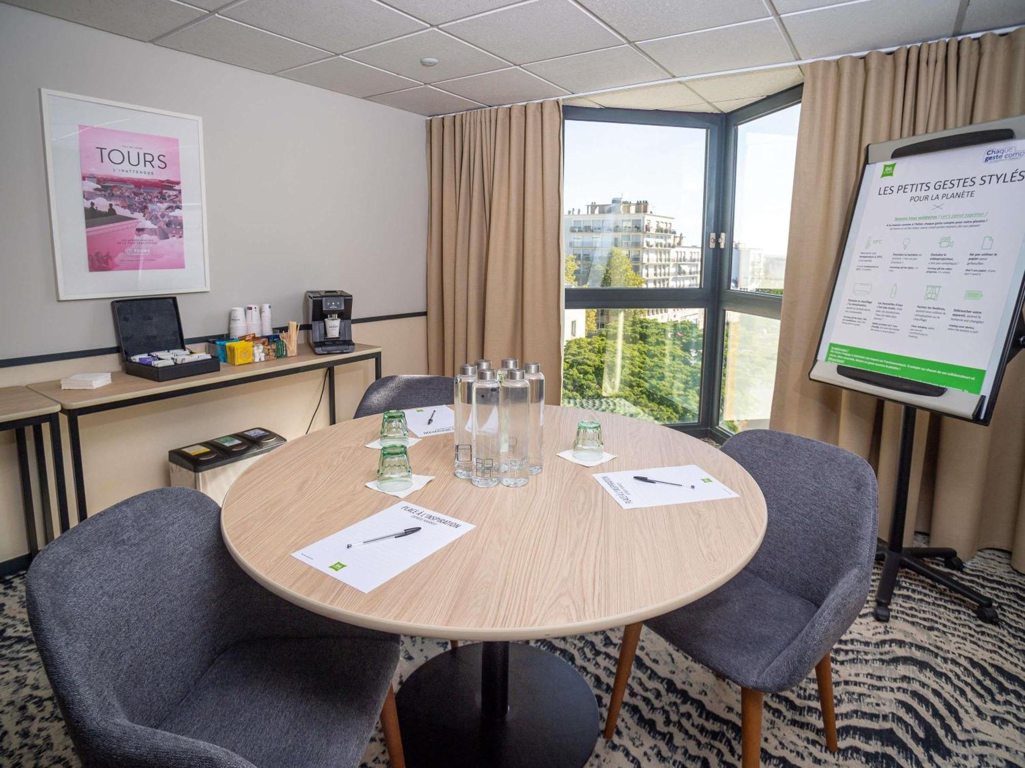 Готель Ibis Styles Tours Centre Екстер'єр фото